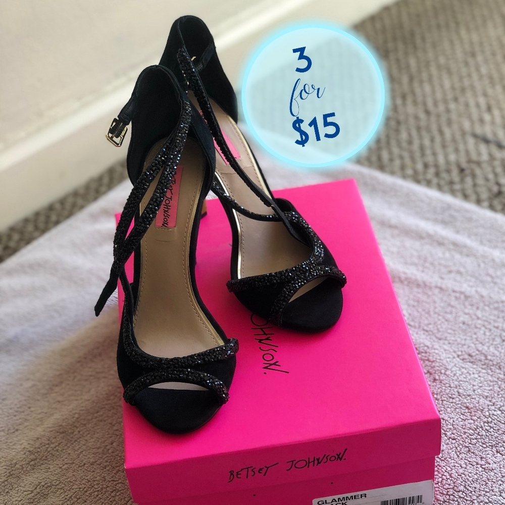 Betsey Johnson Size 7.5 Glammer Black Pumps